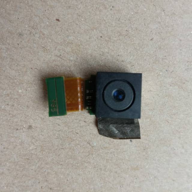 Camera belakang Sharp Aquos SH 01F