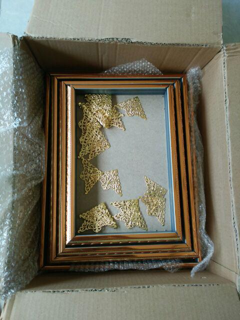 Frame Kotak Seserahan Isi 4 Hanntaran Mahar Warna Mas Gold