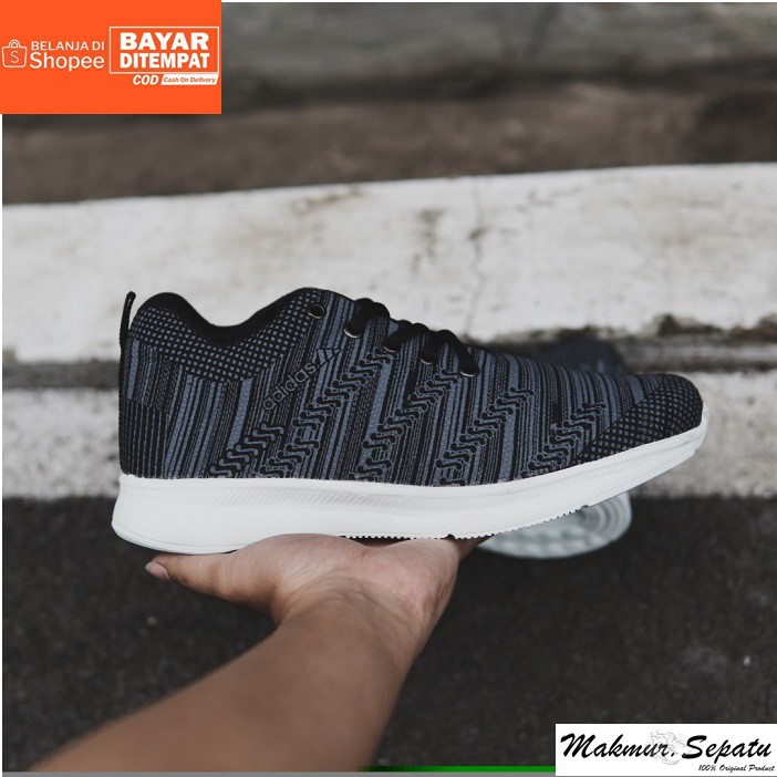 Sepatu Sneakers Pria Adidas Batik Casual Bertali Sport Murah / Outdoor Running Jogging