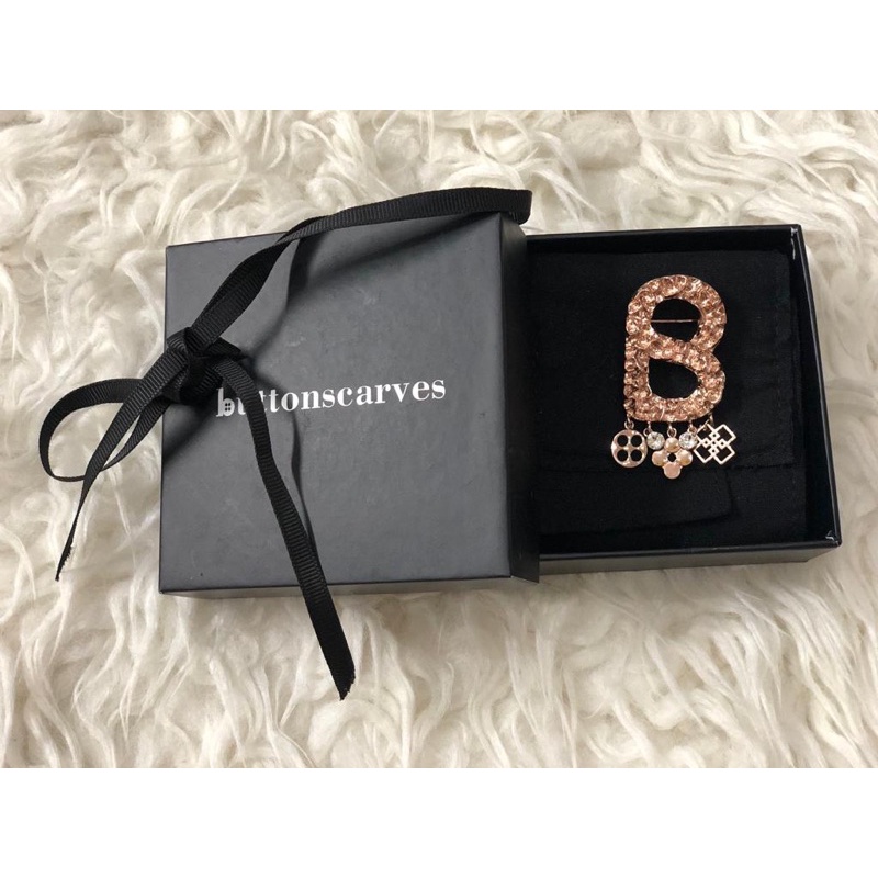 Texture Brooch with Charm Buttonscarves Rose Gold