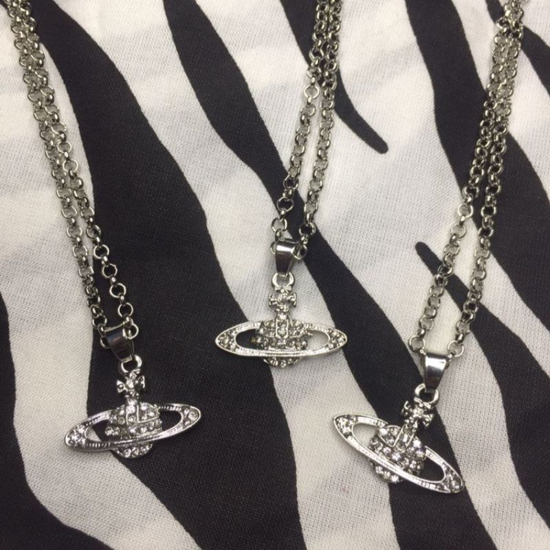 Vivienne Westwood Necklace (dupe)