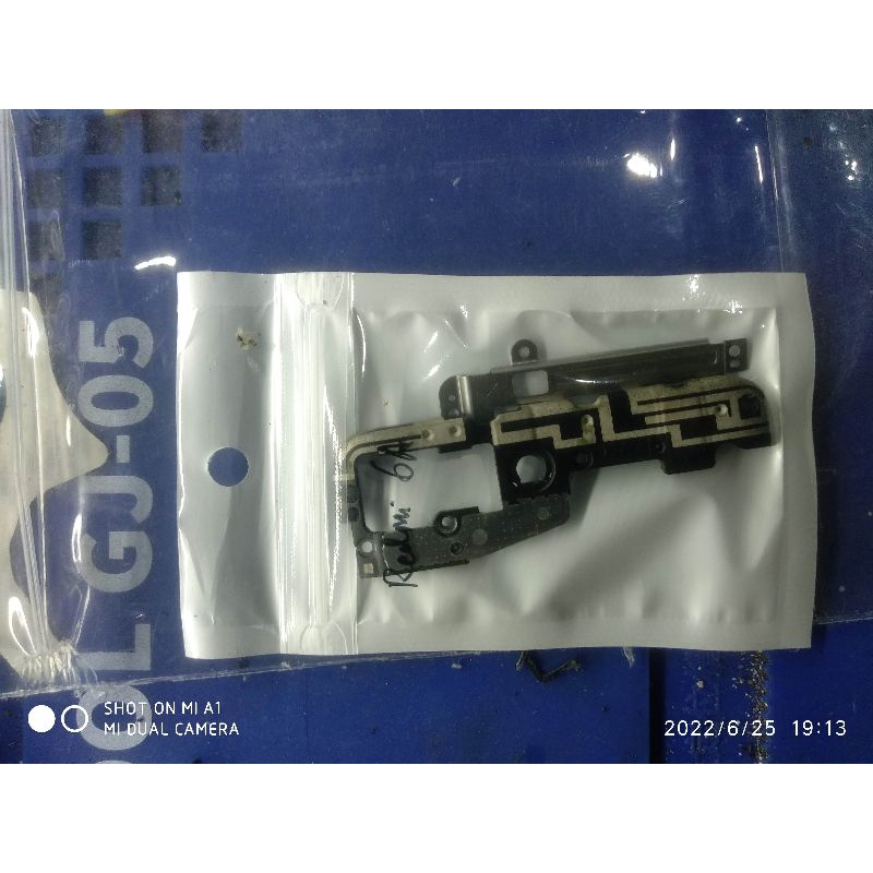 Tutup mesin plus penahan batre LCD Redmi 6A ORI COPOTAN