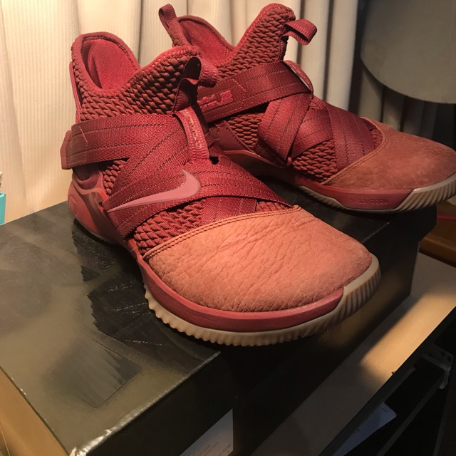 Lebron XII Soldier Red