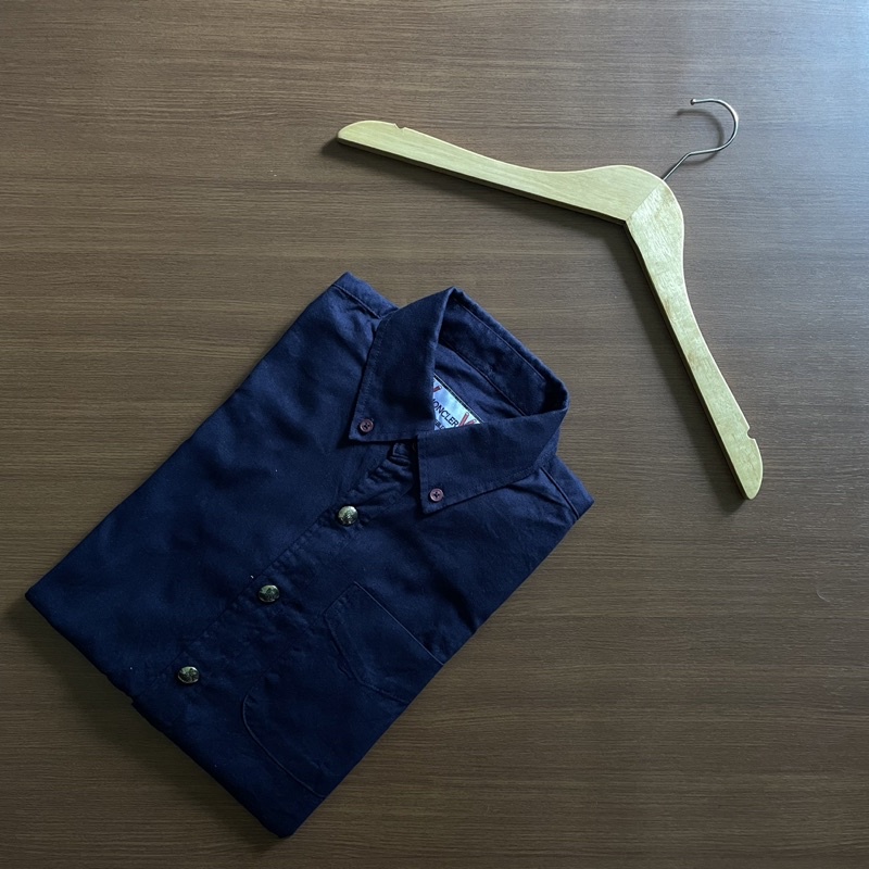 kemeja Moncler