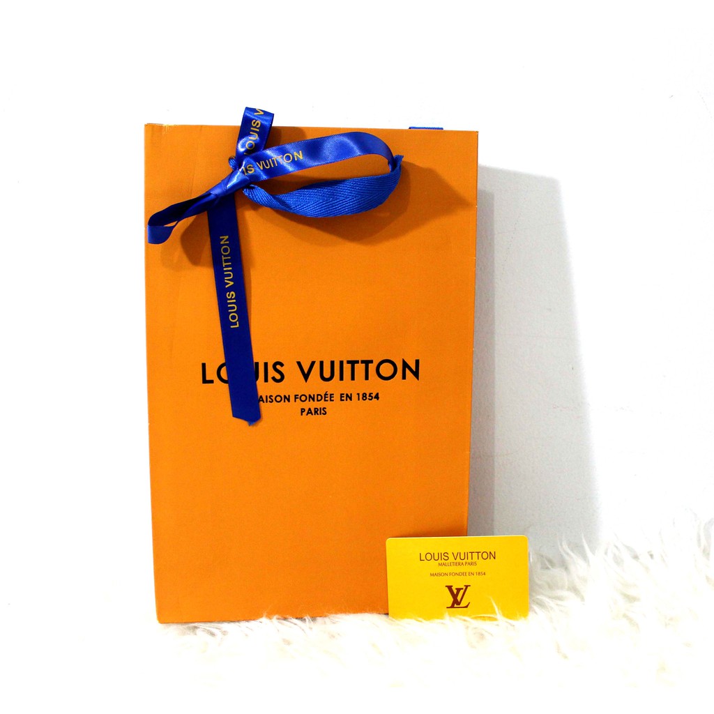 

set paperbag vertikal branded size 28x18x8 cm