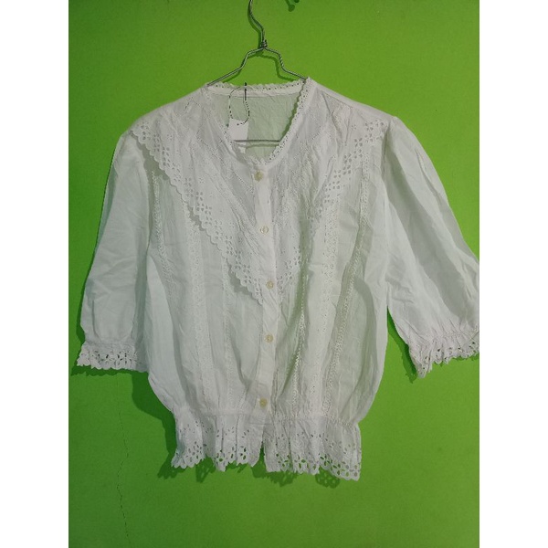BAJU KOREA//BLOUSE// KANCING DEPAN//BAJU RENDA//KOREA//BAJU PUTIH//BAJU WARNA PUTIH