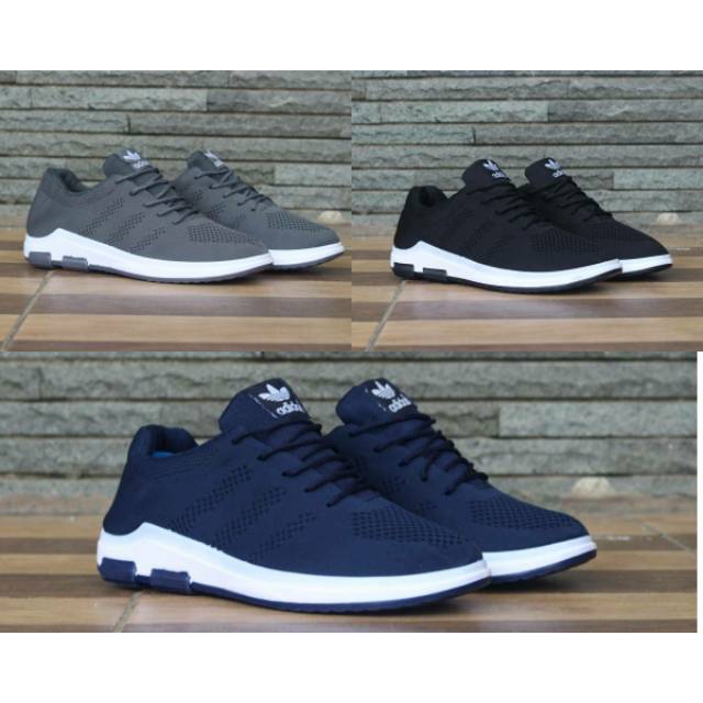 Sepatu Sneaker Olahraga Pria Adidas
