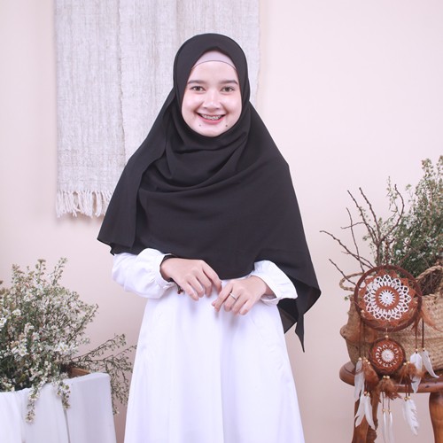 Pashmina Diamond Premium 180 X 75 Bahan Diamond Crepe-Hitam