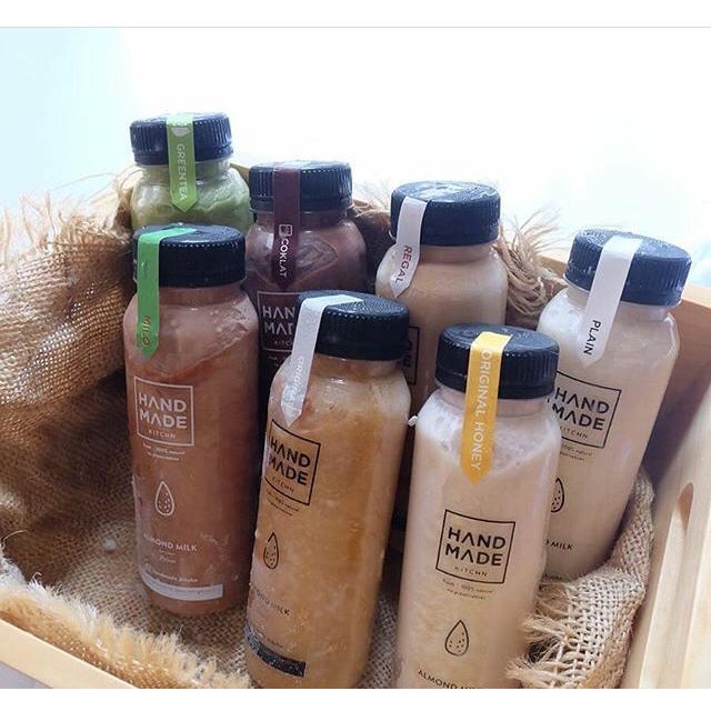 Almond milk / susu almond / raw almond milk / roasted almond milk