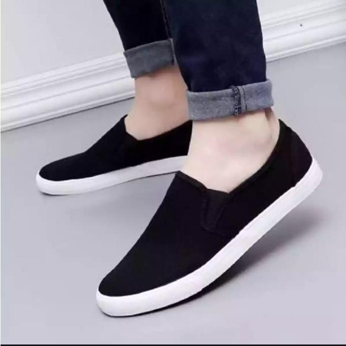 PROMO 1212 BIG SALE Sepatu Slip On Pria casual terbaru murah sptu hitam tanpa tali