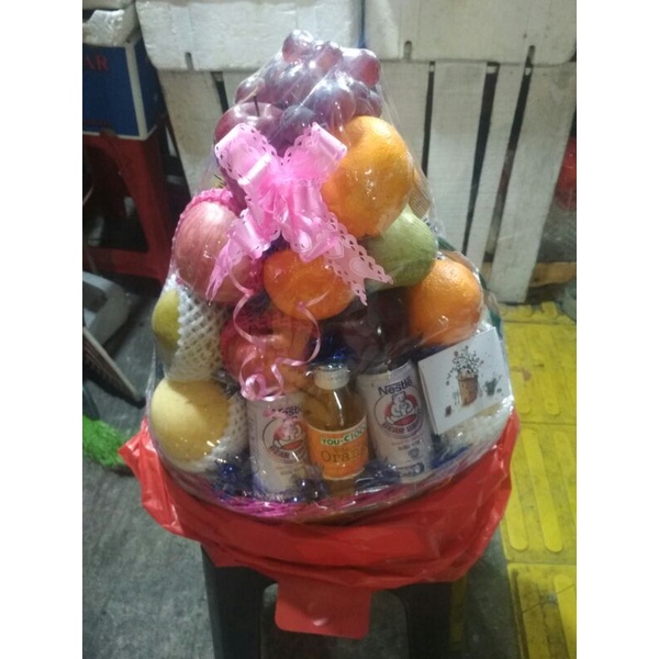 

parcel buah plus minuman vitamin