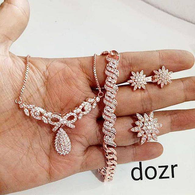 Set Perhiasan Berlian Replica