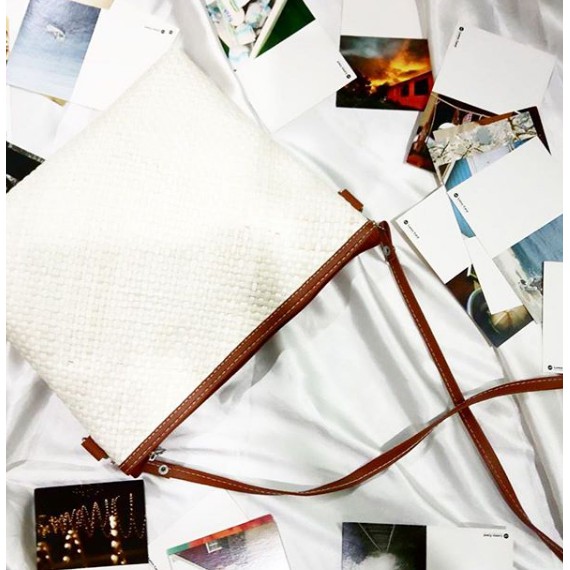 TAS AYAMAN SELEMPANG BAHAN PANDAN WARNA PUTIH/TAS HAND MADE/SLING BAG/TAS ALAMI