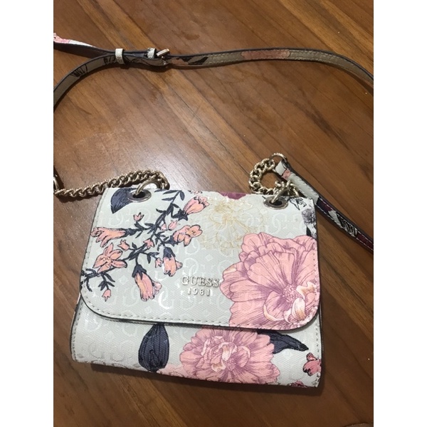 PRELOVED GUESS SLING BAG 100% ORIGINAL STORE