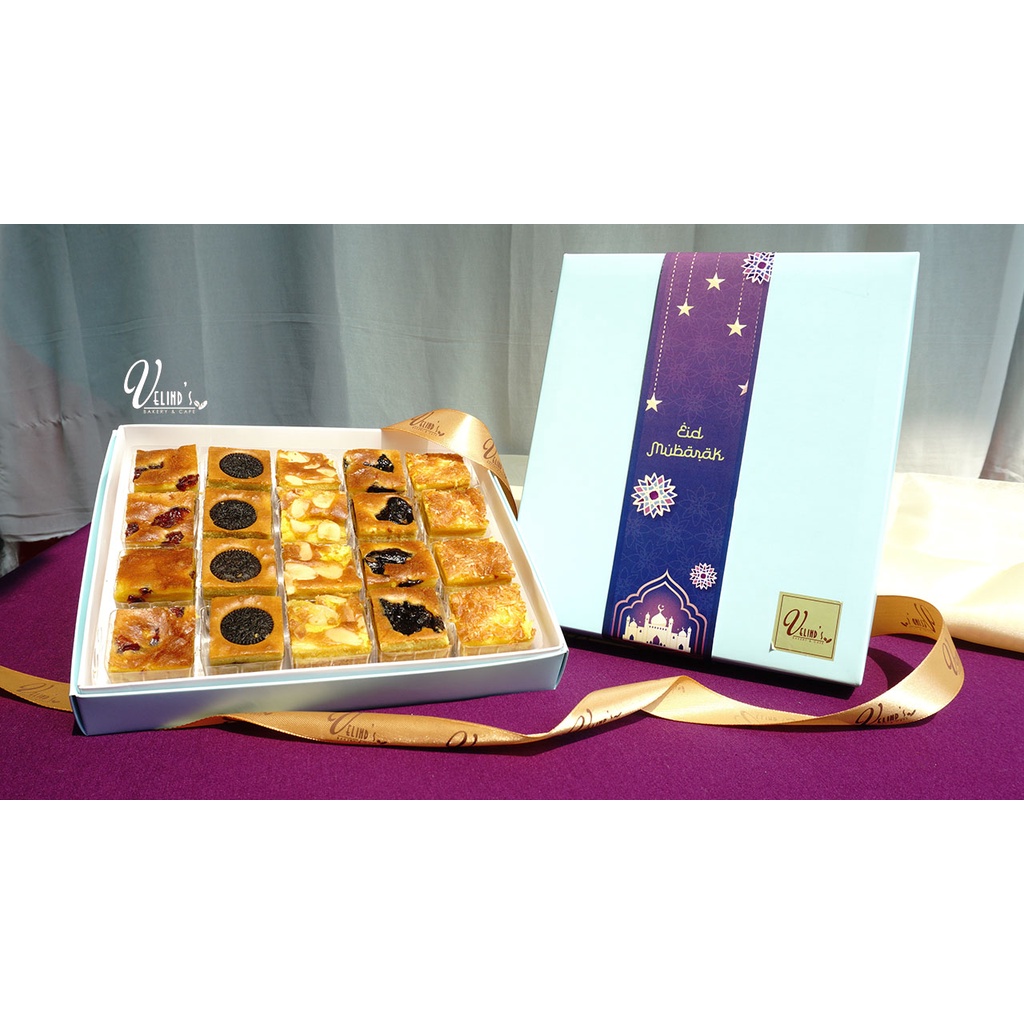 

Legit Bits/Velind's Bakery/Kue Lapis Legit Potong/Thousand Layer Cake/Parcel/Hampers/Idul Fitri