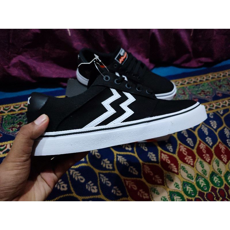 Geoff Max x Mike Milford Gavin Black White Size 44 Sepatu geoff max original sneaker geoff murah