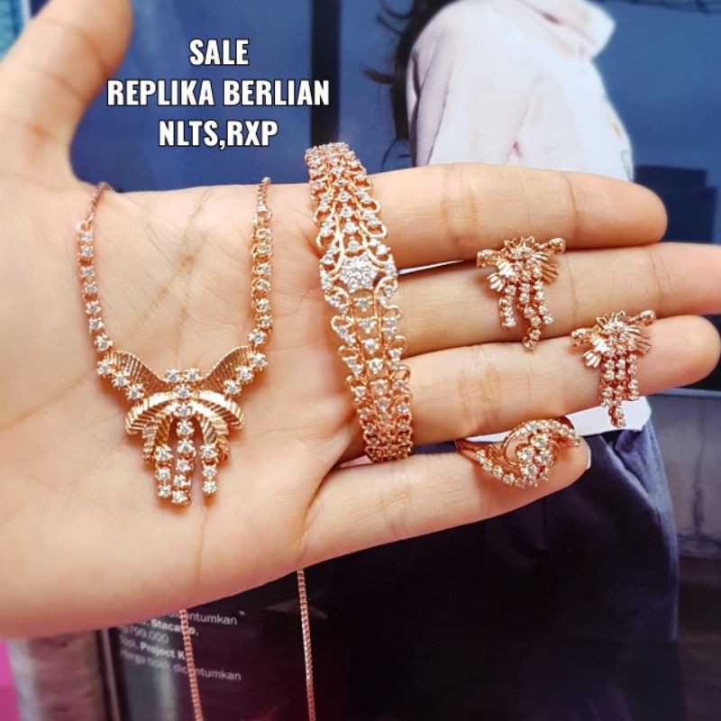 Replika berlian,awet,tahan lama,persis seperti asli, gratis box beli1set