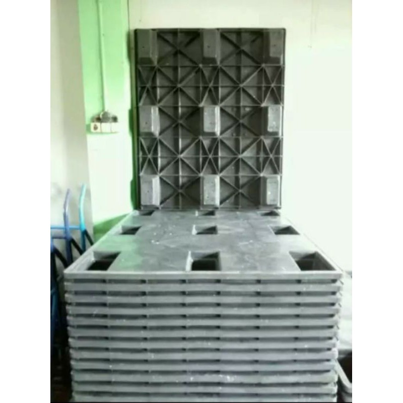 

Pallet Palet Plastik Bekas 100 × 120 × 15 cm