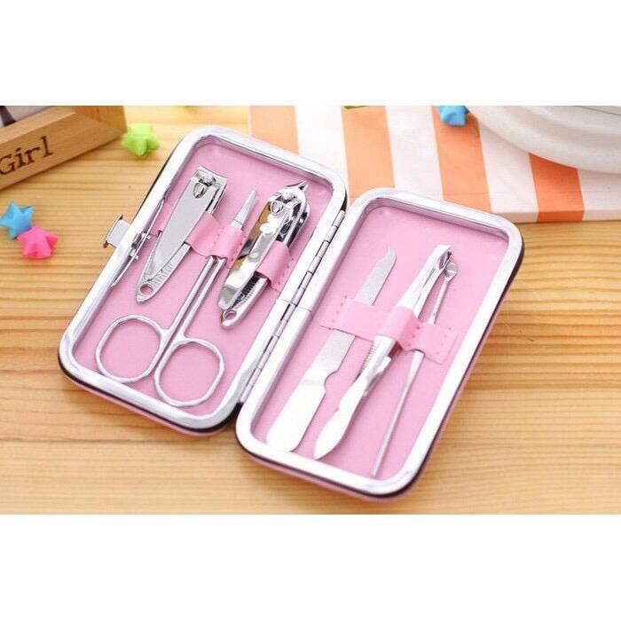 Manicure Set KARAKTER - Alat Perawatan Tubuh (Korek Kuping /Gunting Kuku / Pinset / dll)