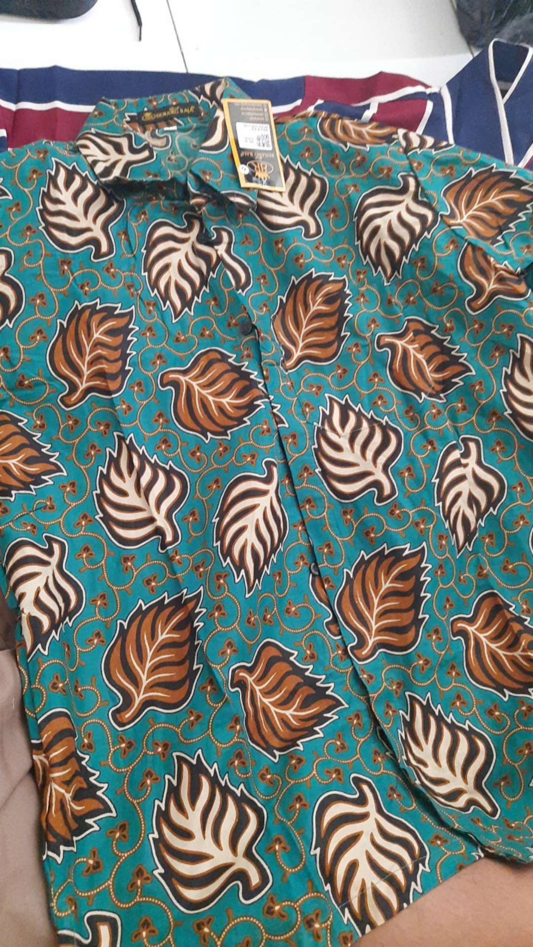 Benang Raja Kemeja Batik Pria Lengan Panjang Motif Daun Gugur