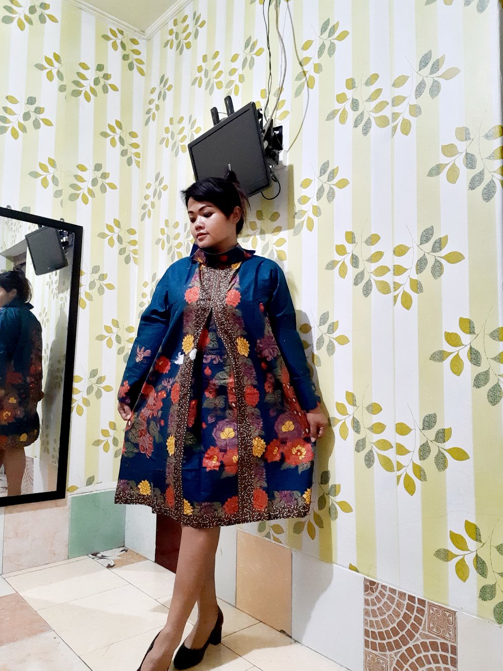 Grosir Terlaris Genes Jelita Tunic Navbor Yelbor Whitbor Creambor Tunik Batik Modern Hrb067