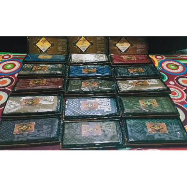 Kain Sarung Wadimor Motif Bali