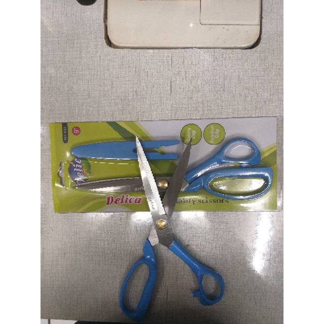 

Gunting bahan/kain delica 9