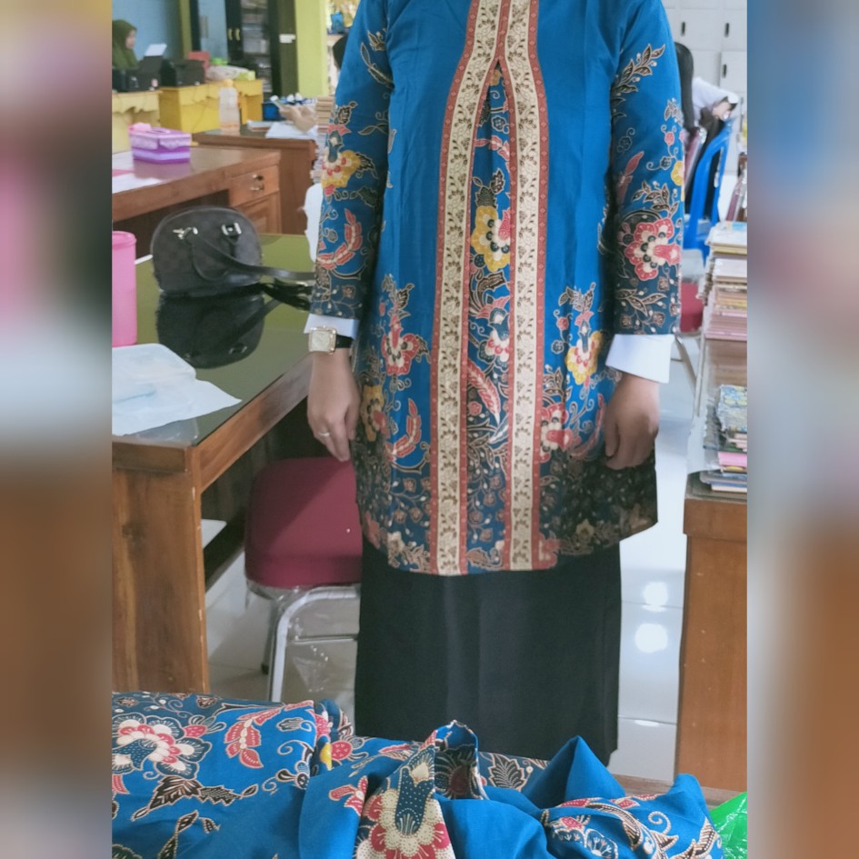 Grosir Terlaris Genes Jelita Tunic Navbor Yelbor Whitbor Creambor Tunik Batik Modern Hrb039