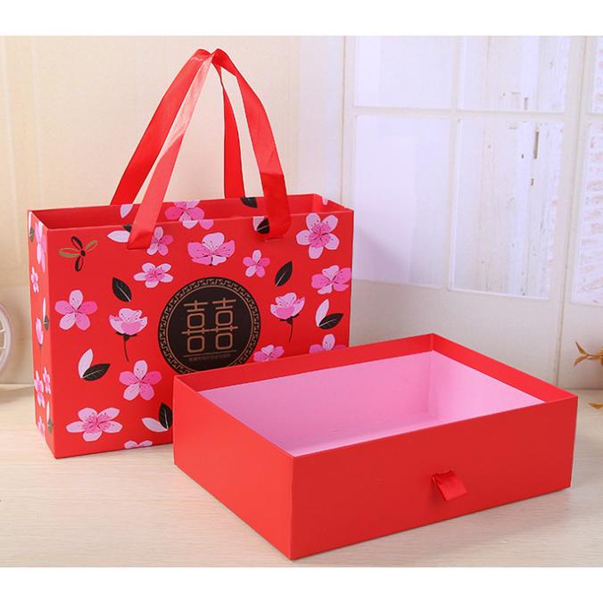

Sale!!! Gift Box Merah / Red / Hampers Kotak Kado Hadiah Sangjit Pernikahan - Paling Dicari