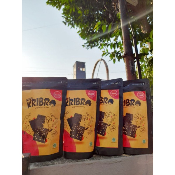 

Keripik Brownies Kering Bronis Crispy Miss Kribro Oleh Oleh Surabaya