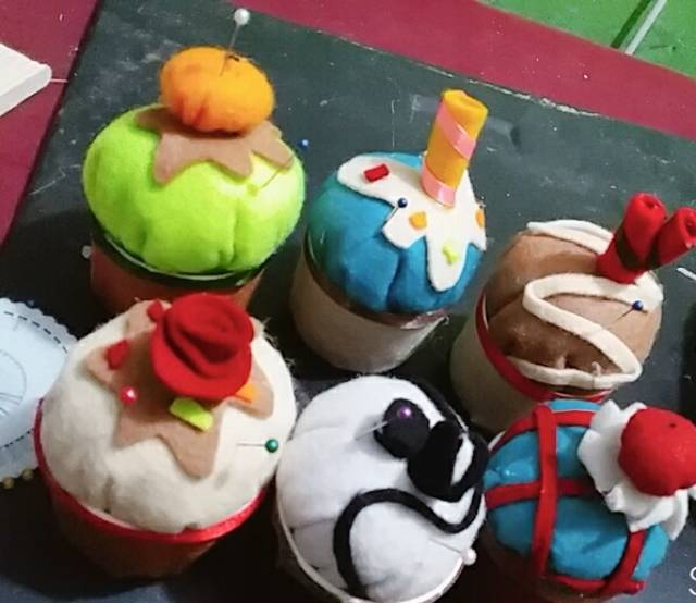  Tempat  Jarum  Pentul  Dari Kain Flanel  Sederet Tempat 