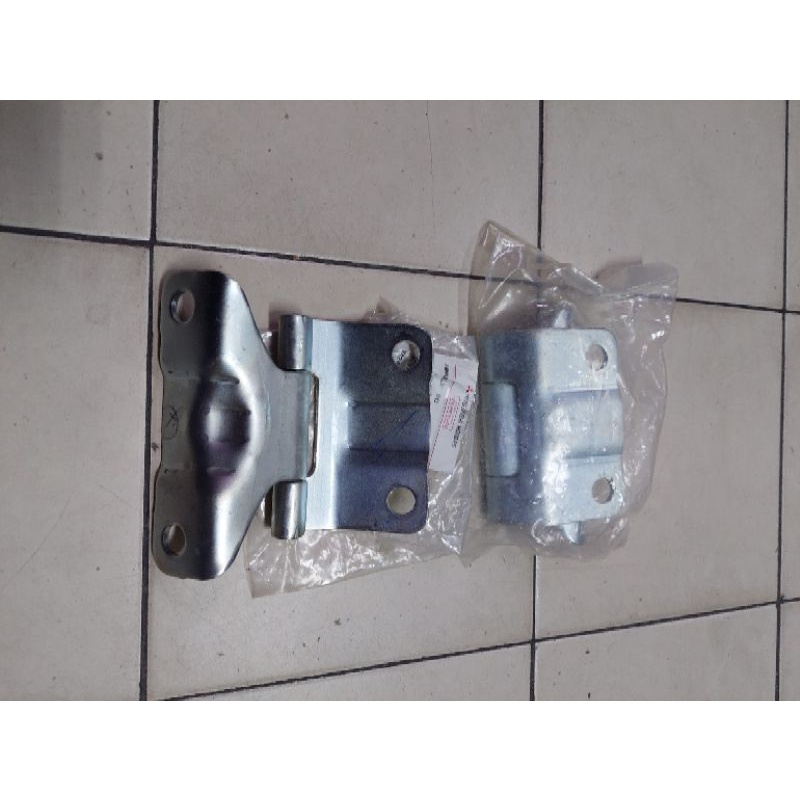 Engsel Bak Asli Mitsubishi Triton All New Triton New Triton