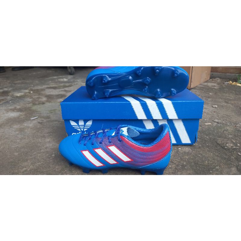 sepatu sepakbola anak