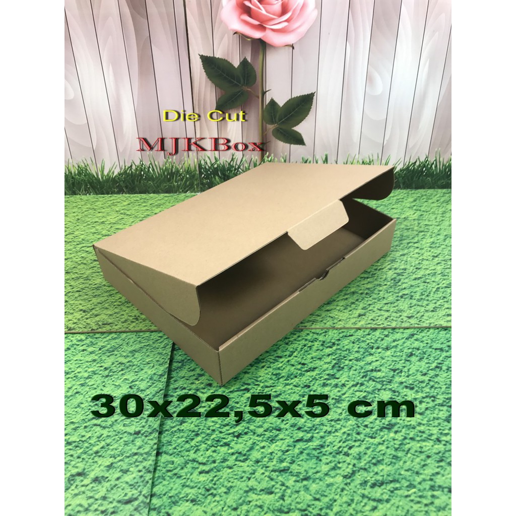 

Kardus Karton Uk, 30x22,5x5cm...Die Cut untuk packing aksesoris - dll