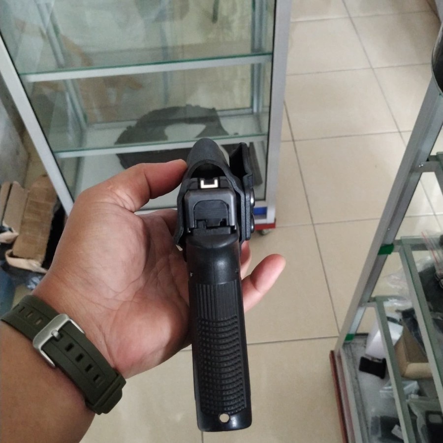 holster /sarung iwb klip kydex Glk 17 22 31 - Hitam