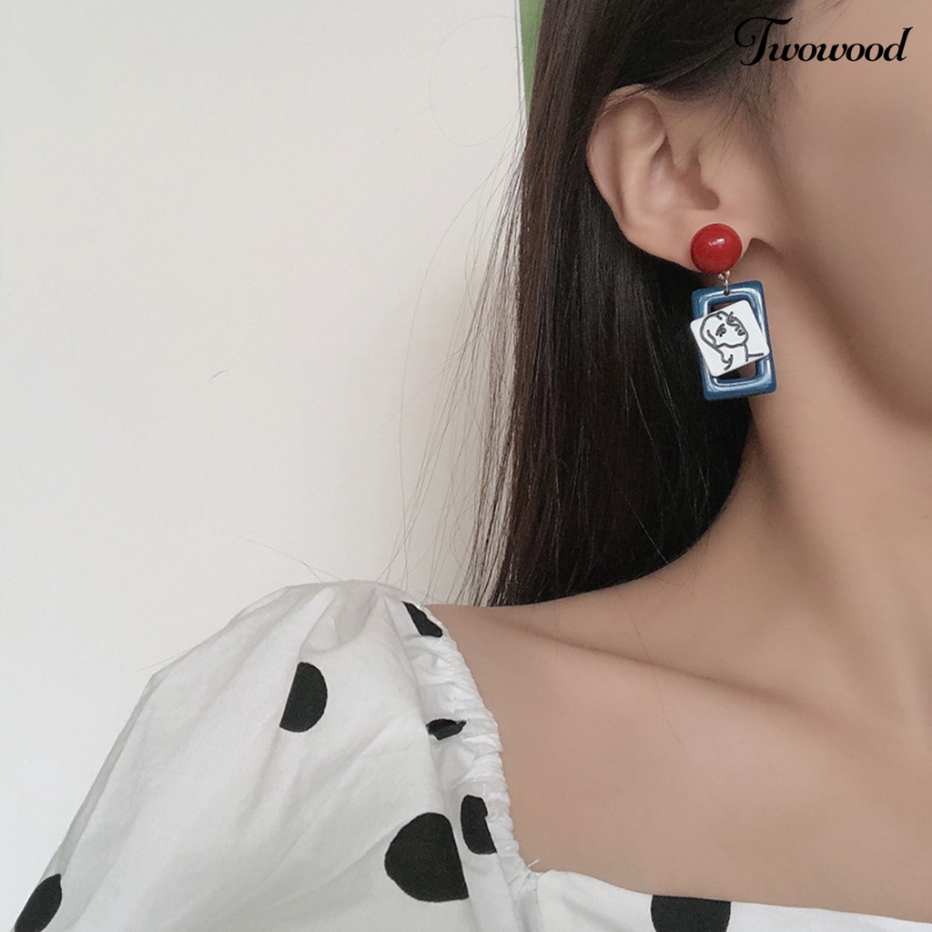 1 Pasang Anting Stud Desain Figur Abstrak Bahan Resin Gaya Vintage