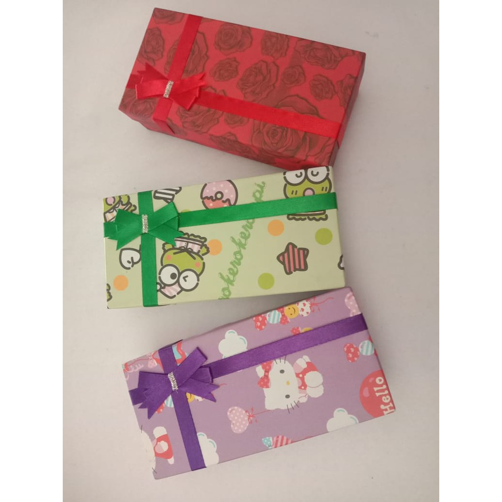 

Kotak kado / Gift box / Bungkus Kado murah.kecil