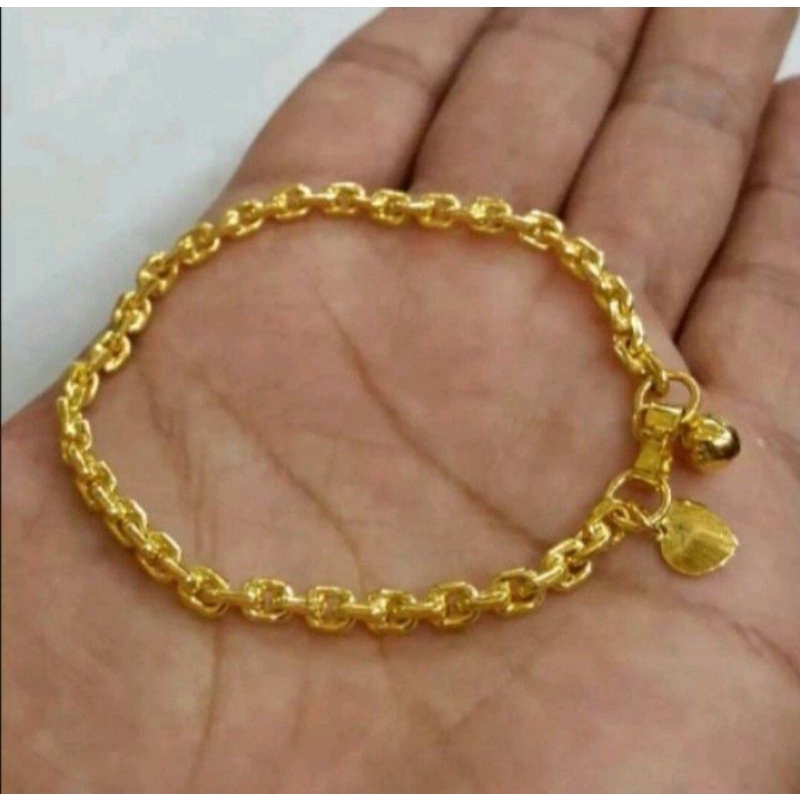 gelang tangan. Nuri terbuat dari coin asli