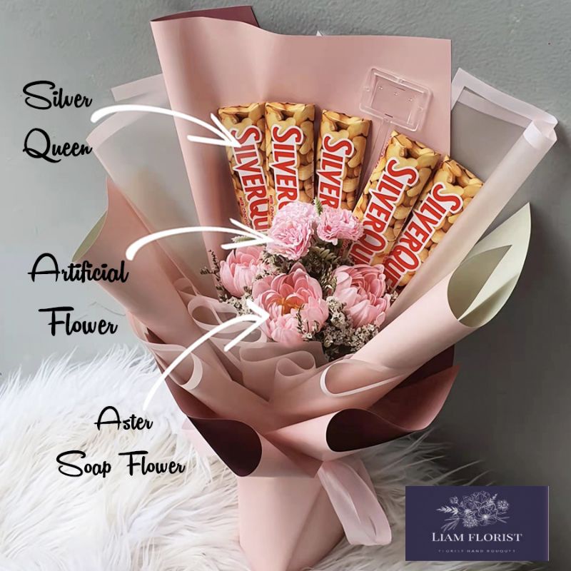 BUKET COKLAT SILVERQUEEN MIX BUNGA MAWAR ARTIFICIAL/BUKET COKLAT SNACK JAJAN/WISUDA ANNIVERSARY