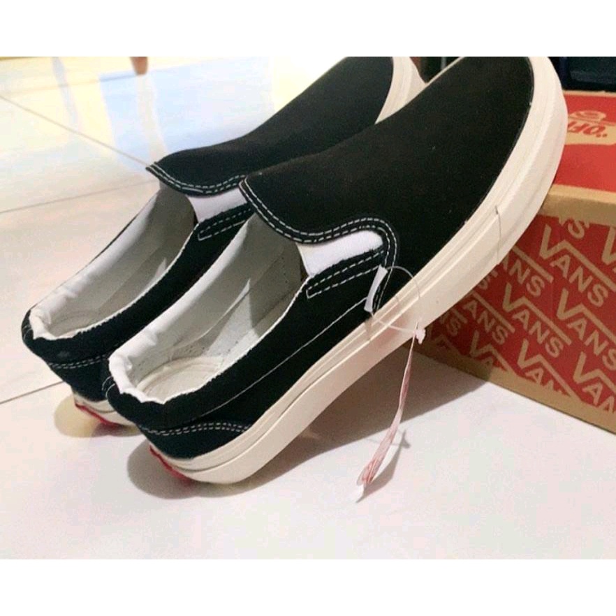 Sepatu Pria Dewasa Slip On Hitam