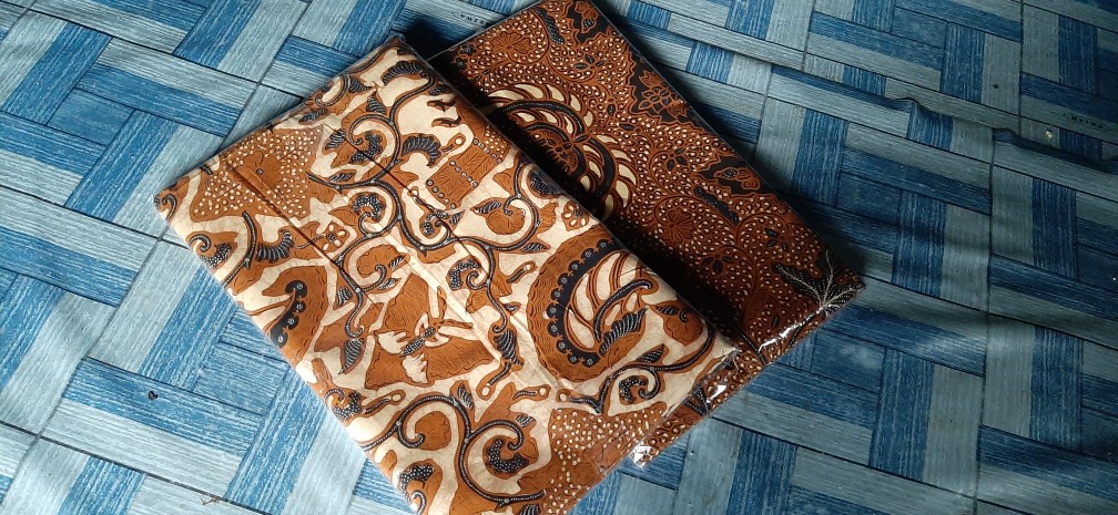 Kain Jarik Batik Solo (genes/semi Tulis) Motif Sogan Manuk Kukilo Latar Putih