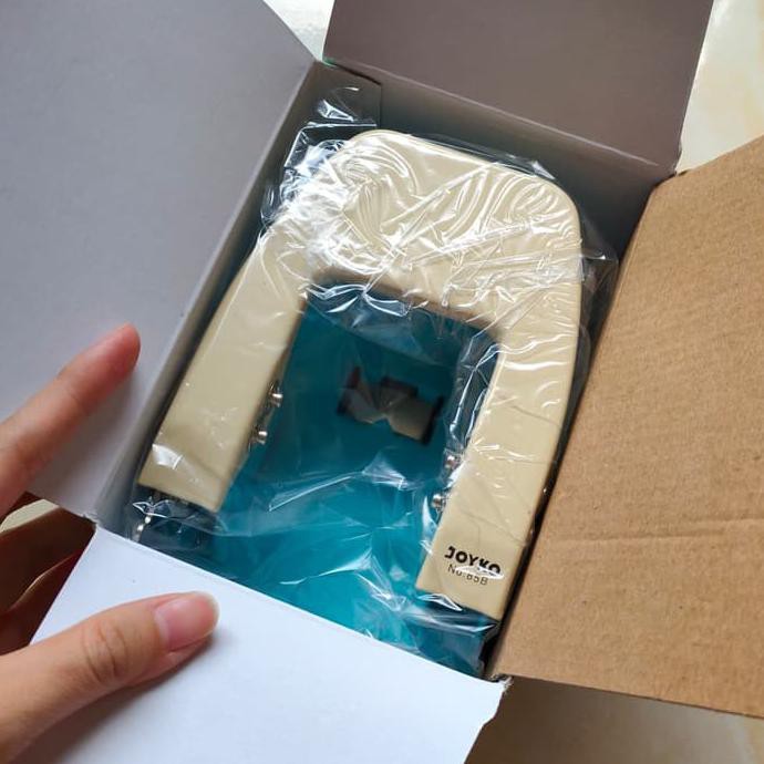 

Pembolong Kertas Heavy Duty Punch Joyko Dwija522 Kualitas Baik