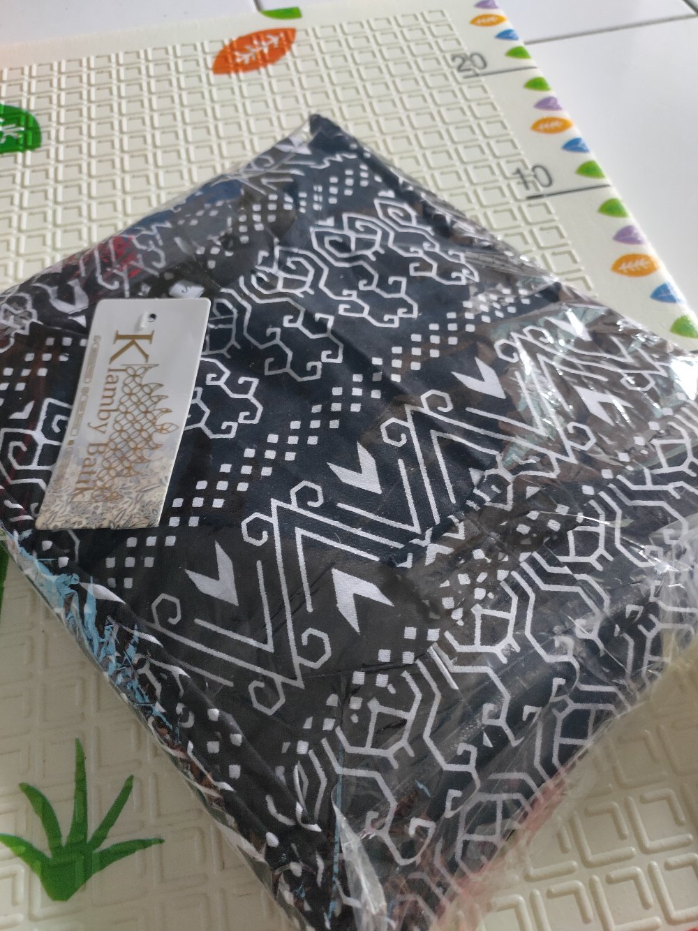 Sadana - Couple Atasan Ayah Anak Ibu Batik Monocrom Semut Sarimbit Seragam Keluarga