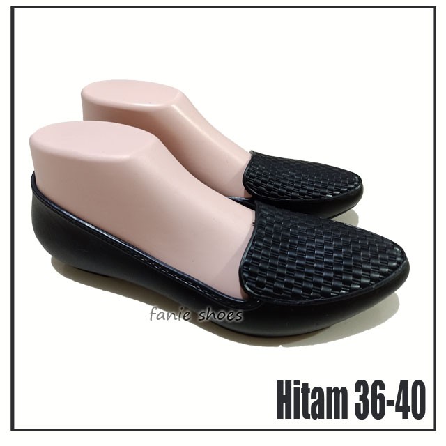 Collin 36-40 Hitam / Sepatu Flat Balet Wanita / Sepatu Kerja Kuliah / Sepatu Jelly Karet