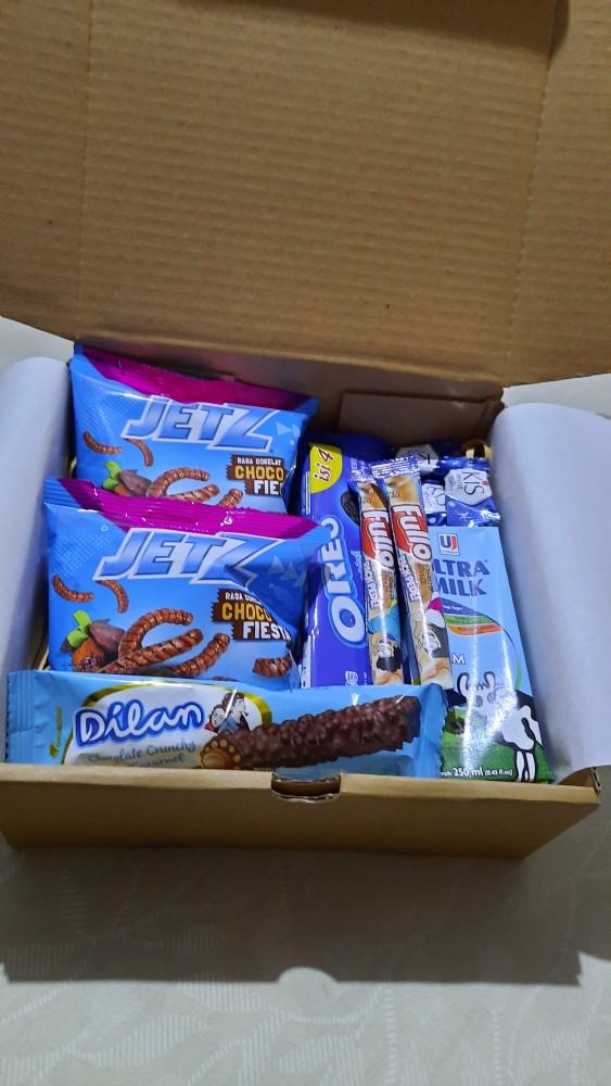 Gift Box / Kotak Kado: Paket Cemilan / Snack / Camilan