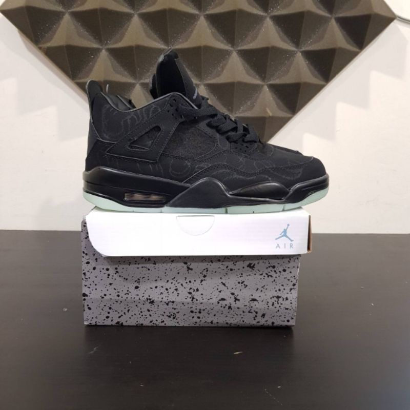 Sepatu Sneakers Nike Air Jordan 4 Kaws Black
