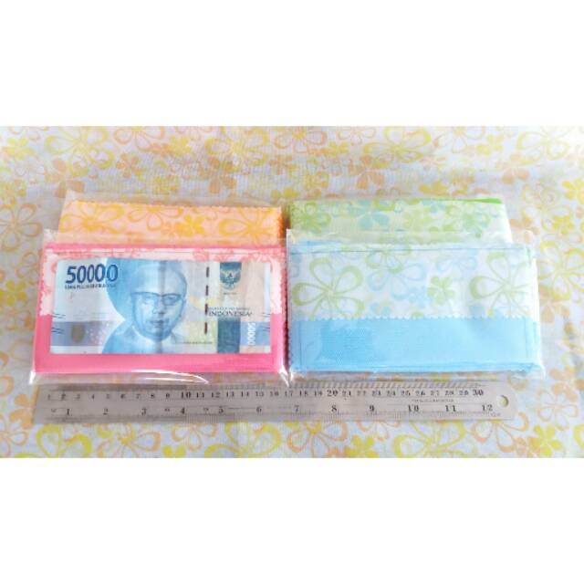 

Amplop Satu Lembar Uang Kertas