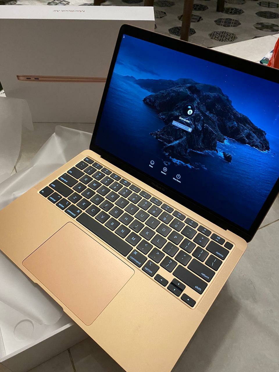 Macbook Air 2020 256GB GARANSI IBOX | Shopee Indonesia