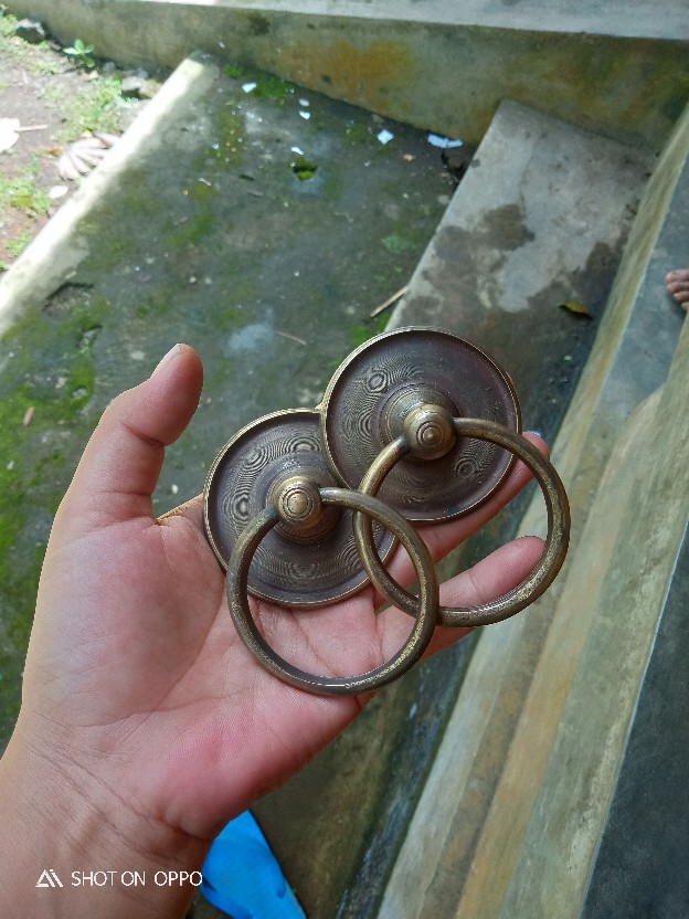 Handle Tarikan Pintu Gebyok 06 Kuningan Antik