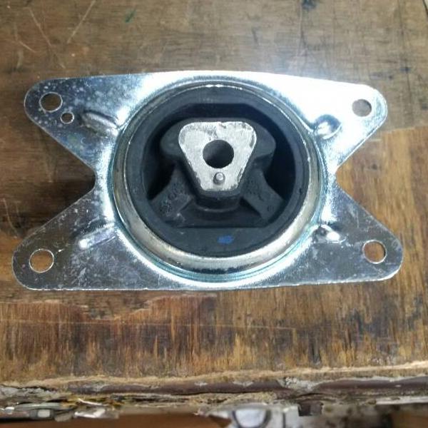 Engine mounting chevrolet zafira ~part3